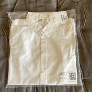 H&M boys white shirt with long sleeves, Size 5-6
